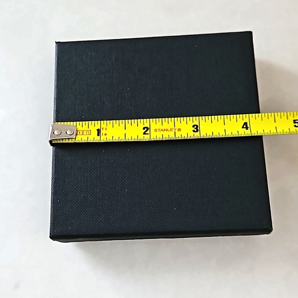 KIKKERLAND Designs Cork Screw Wine Opener & Gift Box - Picture 5 of 6